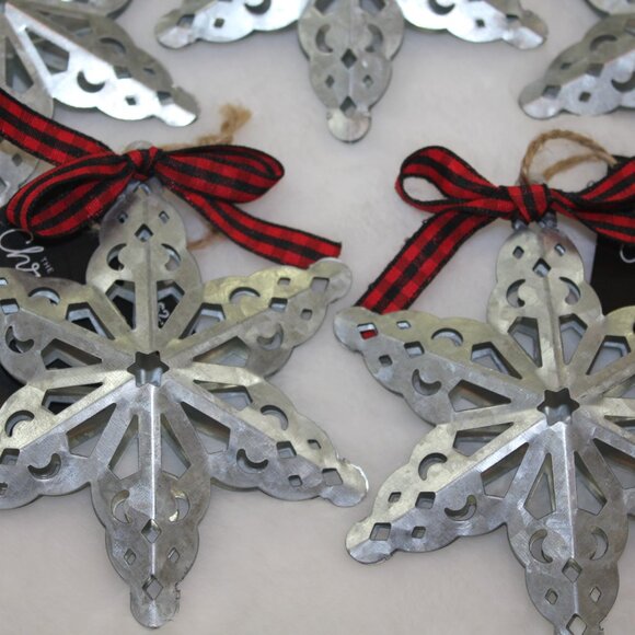 Christmas Shoppe Ornaments Tin Snowflake Red Black Check Bow 4.5" Lot of 7 NWT - Picture 5 of 8